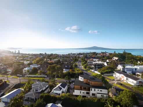 111 Selwyn Avenue, Mission Bay