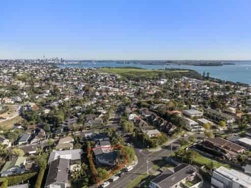 111 Selwyn Avenue, Mission Bay