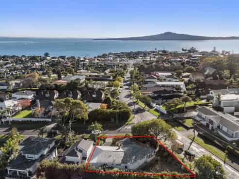 111 Selwyn Avenue, Mission Bay