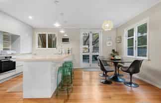 138 Maupuia Road, Miramar