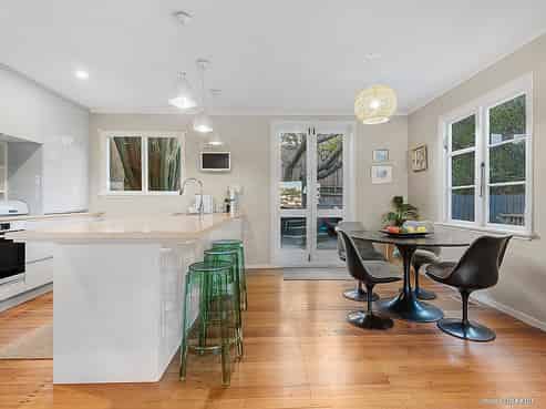 138 Maupuia Road, Miramar