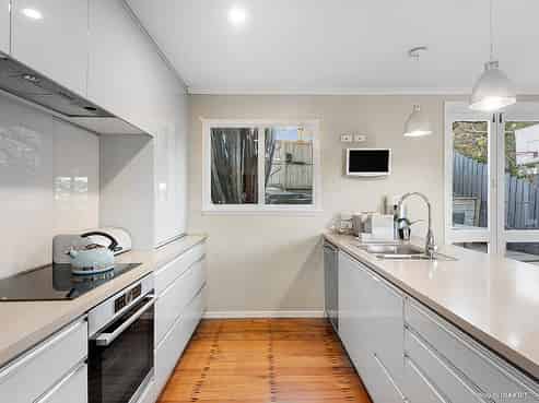 138 Maupuia Road, Miramar