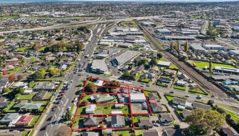  Corner of Manuroa Road and Great South Road, Takanini