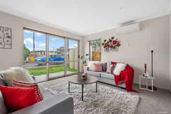 1/6 Surrey Street, Manurewa