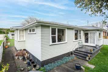 15 Crowther Street, Shannon