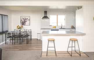 10 Banks Place, Tawhero