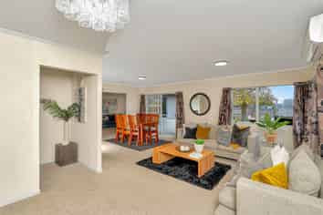 34 MacMurdo Avenue, Glenview