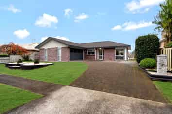 34 MacMurdo Avenue, Glenview