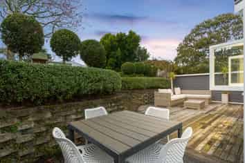 7 Leslie Avenue, Sandringham