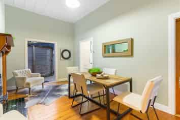 7 Leslie Avenue, Sandringham