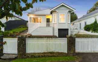 7 Leslie Avenue, Sandringham