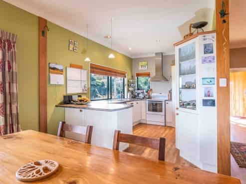 205 Peka Peka Road, Peka Peka