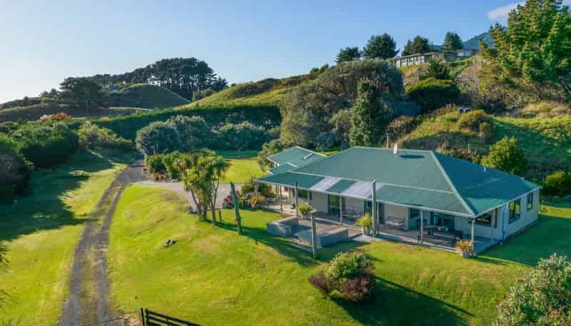 205 Peka Peka Road, Peka Peka