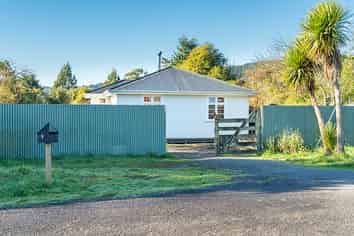 9 Almond Street, Waitati