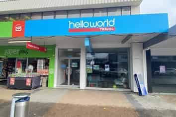 High profile Browns Bay retail