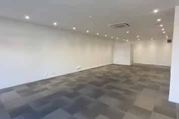 High profile Browns Bay retail