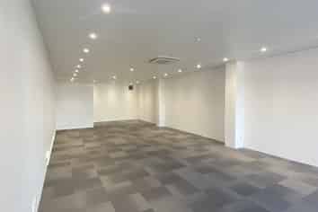 High profile Browns Bay retail