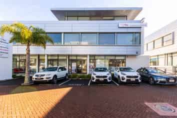 High Quality Office Plus Storage