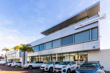 High Quality Office Plus Storage