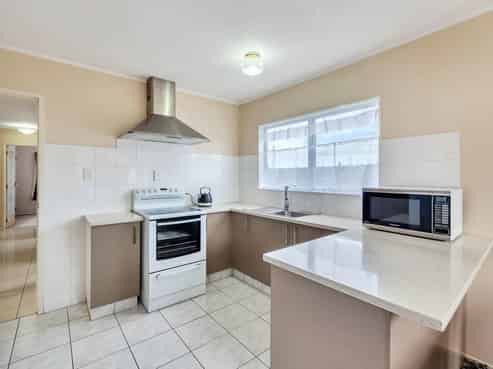 59 Triangle Road, Massey