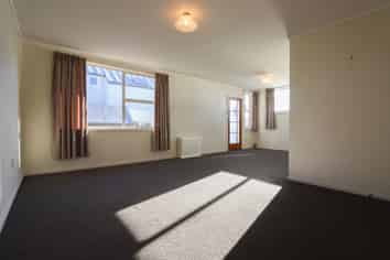 2/19a Evans, Waimataitai