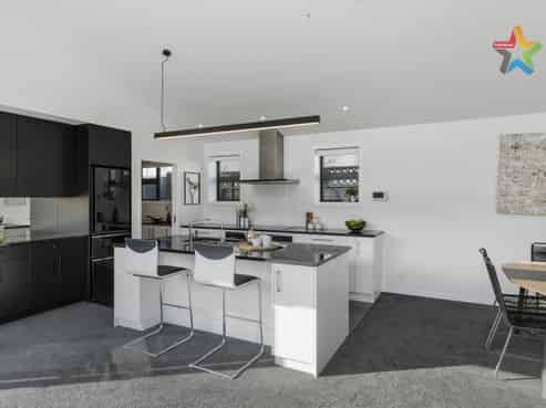 11 Troon Crescent, Boulcott