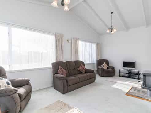 48 West-Watson Avenue, Hillmorton