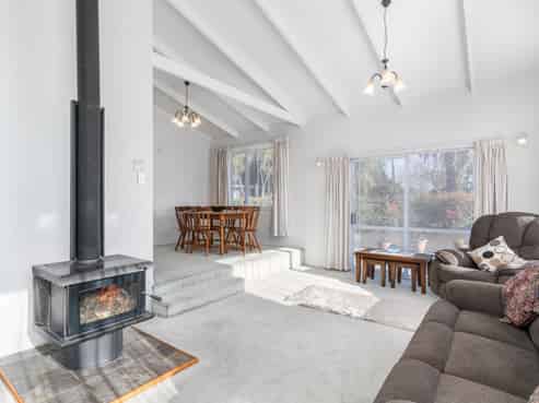 48 West-Watson Avenue, Hillmorton