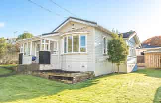 72 Great North Road, Saint Johns Hill