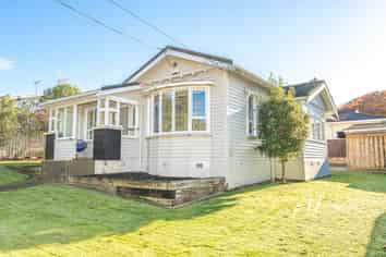 72 Great North Road, Saint Johns Hill