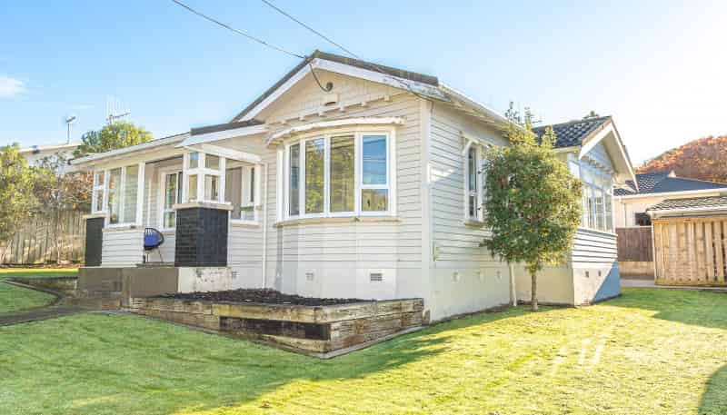 72 Great North Road, Saint Johns Hill