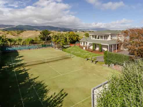 32 Golf Road, Paraparaumu Beach