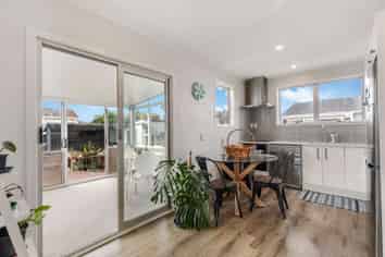 13 Harwell Place, Mangere