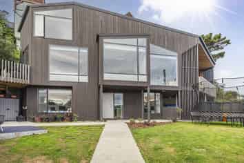 64 Ira Street, Miramar