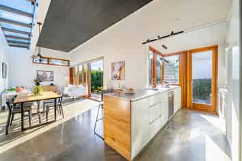 13 Jessie Street, Petone