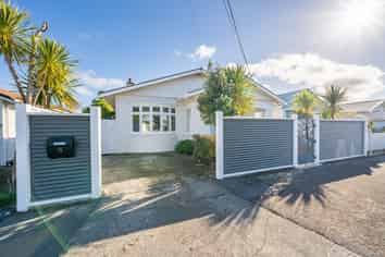 13 Jessie Street, Petone