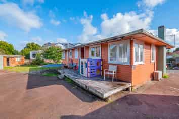 11 Gladfield Lane, Te Atatu Peninsula