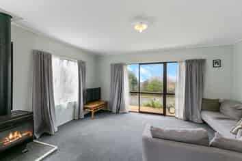 2 Penlington Place, Karori