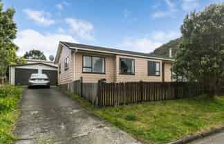 2 Penlington Place, Karori