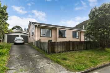 2 Penlington Place, Karori