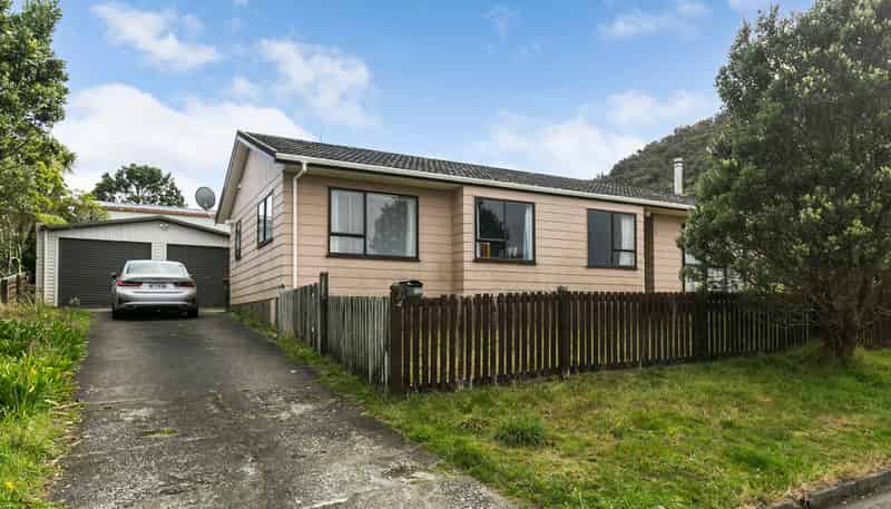 2 Penlington Place, Karori