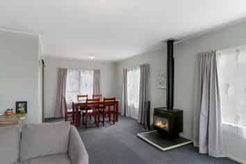 2 Penlington Place, Karori