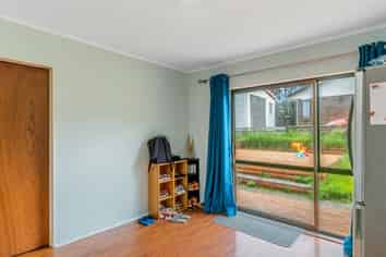 2 Penlington Place, Karori