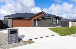 12 Balrickard Way, Milson