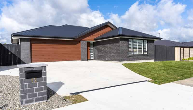 12 Balrickard Way, Milson