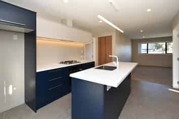 327 Breezes Road, Aranui