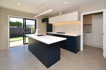 327 Breezes Road, Aranui