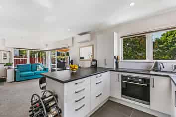 1/49 Felton Mathew Avenue, Saint Johns