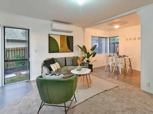 2/19 Ferguson Street, Mangere East