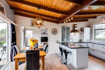 810 Williams Street, Mahora